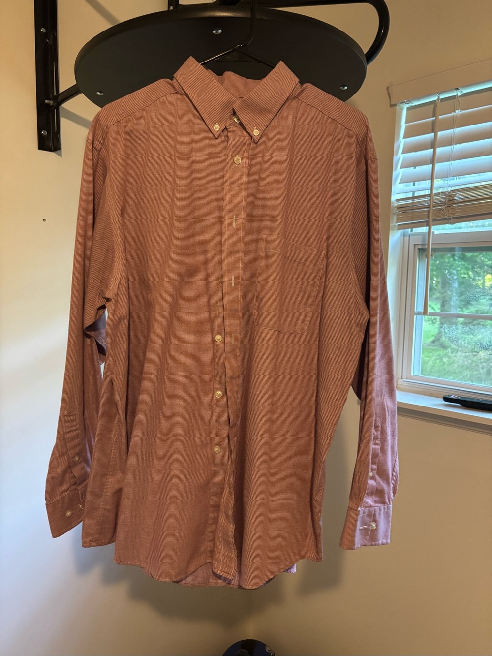 Roundtree & Yorke Men's Button-Down Shirt in Dusty Rose